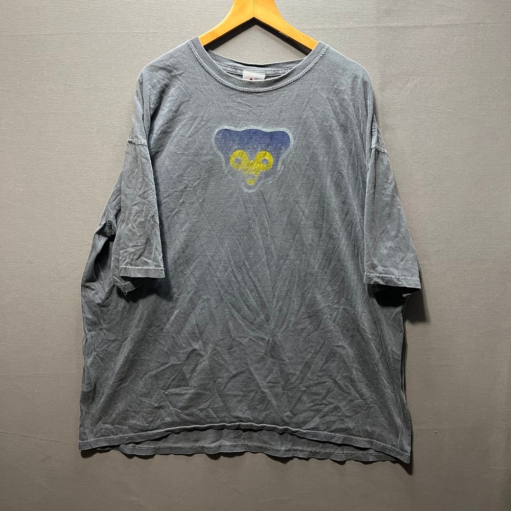 Majestic Chicago Cubs Faded Gray Graphic T-Shirt Mens 2XL Vintage Style Logo